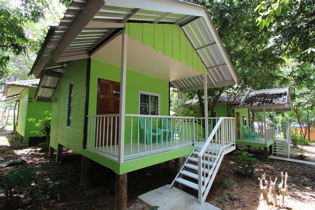 Koh Phayam Greentawan Resort Bagian luar foto
