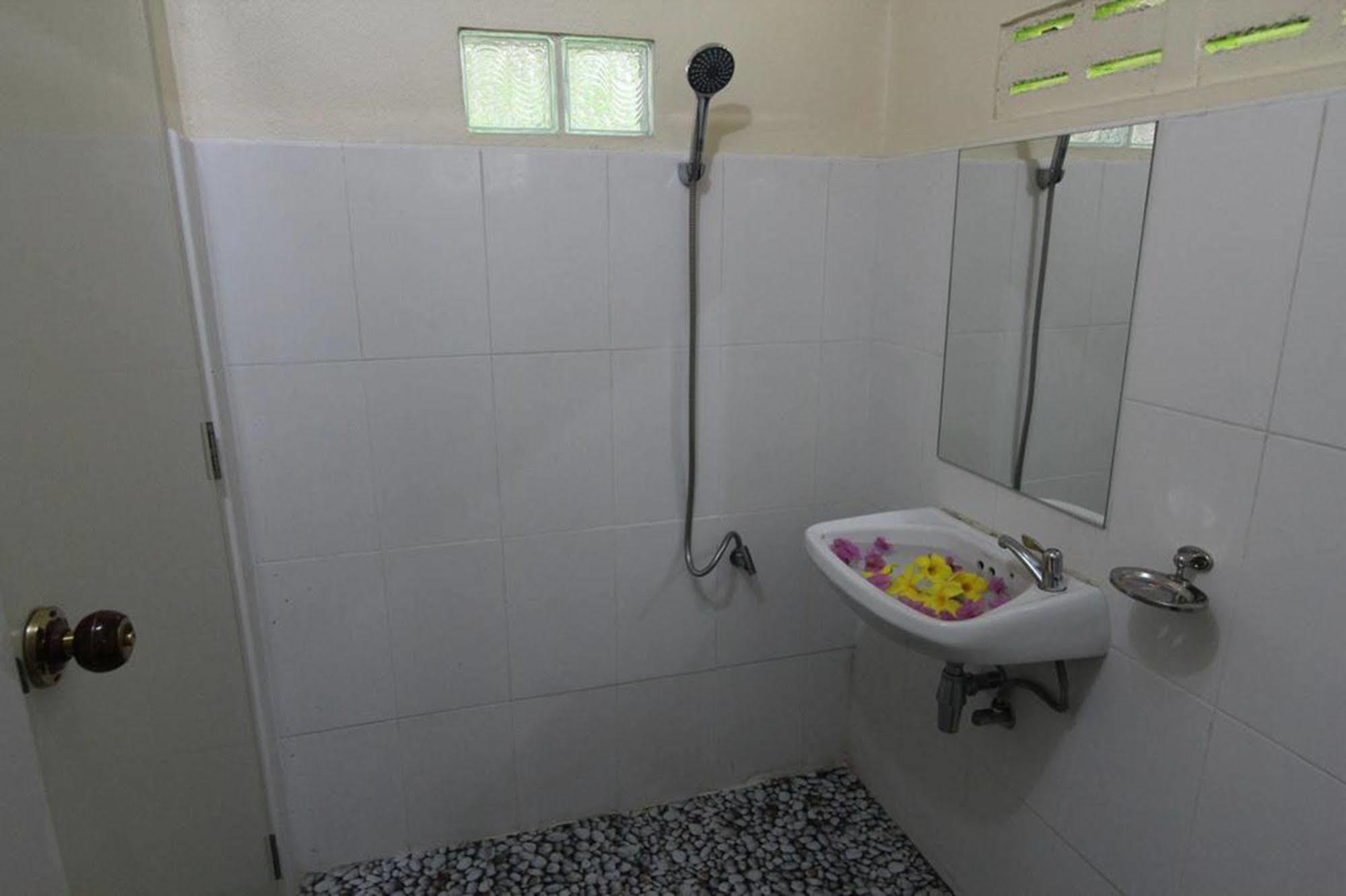 Koh Phayam Greentawan Resort Bagian luar foto